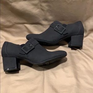 Gray small heel shoes